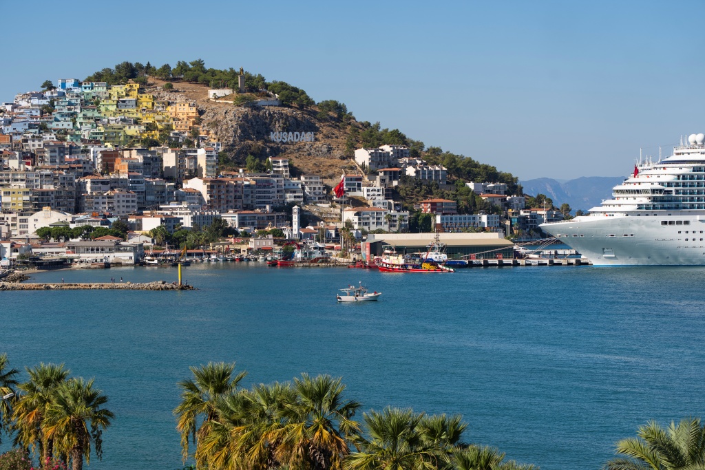 Великден и майски празници в Кушадасъ със самолет от София